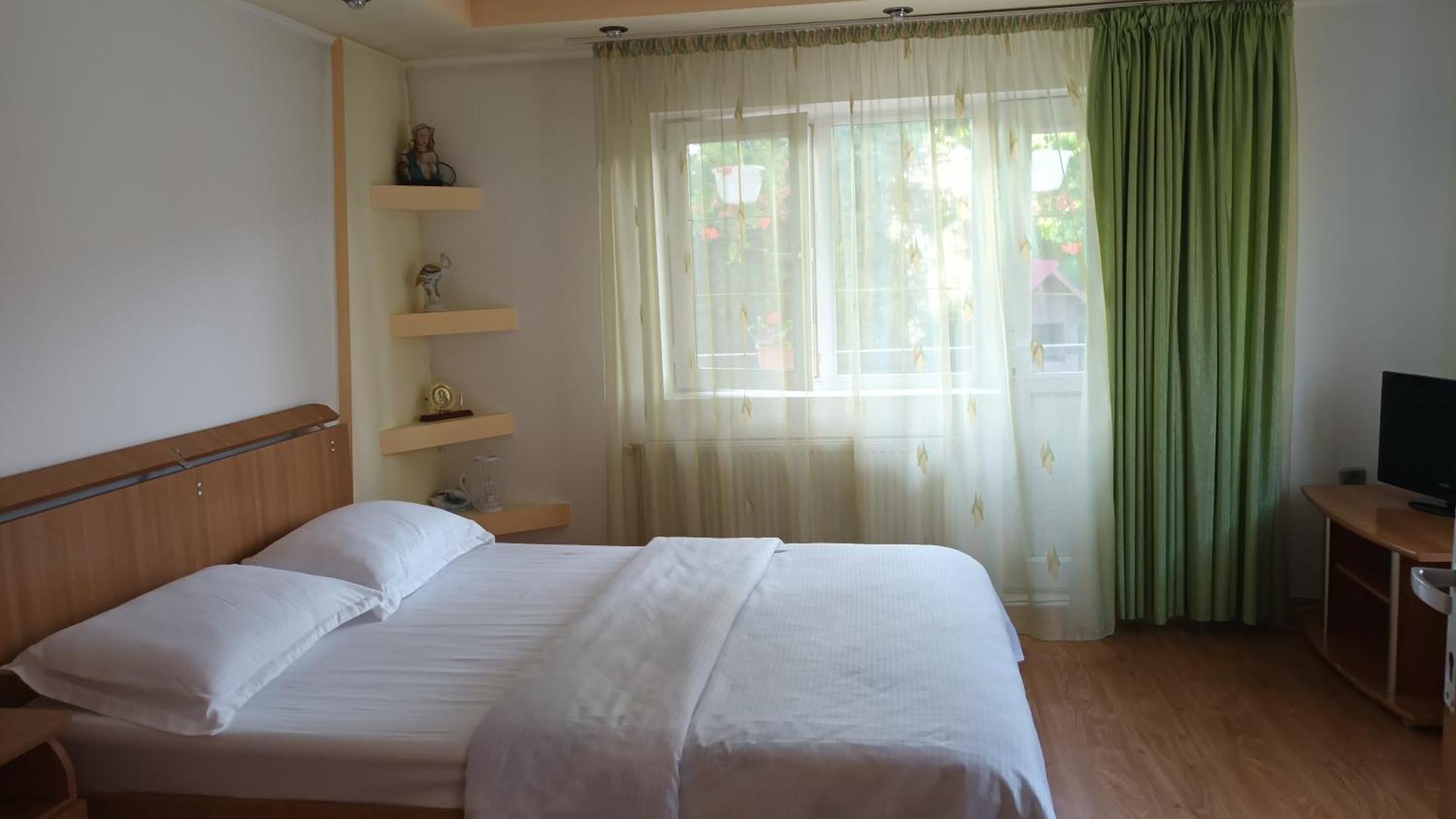 Vila Nadia Hotel Oesti-Paminteni Quarto foto