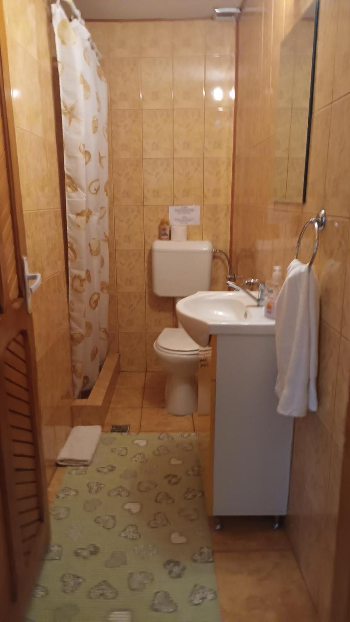 Vila Nadia Hotel Oesti-Paminteni Quarto foto