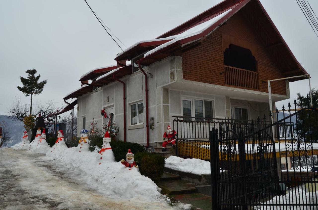 Vila Nadia Hotel Oesti-Paminteni Exterior foto